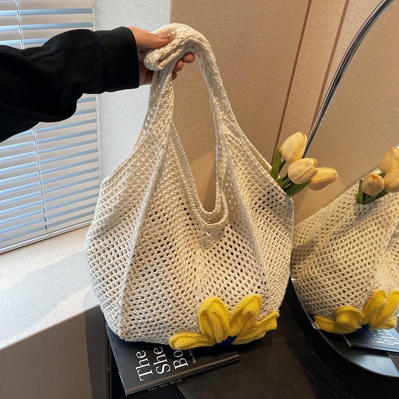 Woven Straw Bag Women's Large-capacity New Spring and Summer Niche Shoulder Bag Hollow Seaside Beach Bag