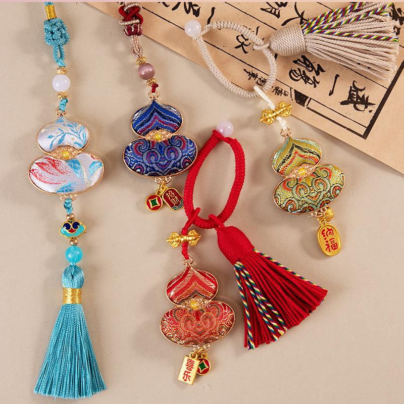 Chinese Gourd Pendant Tassel - Intangible Cultural Heritage Keychain & Bag Charm Souvenir