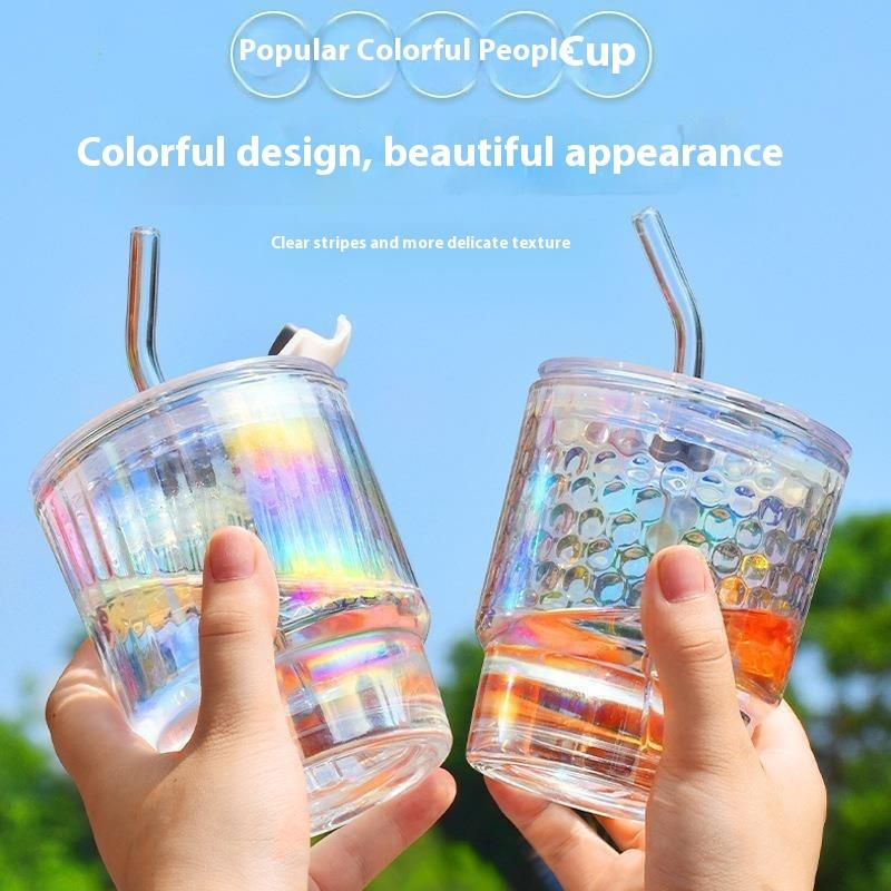 Tasse en Verre à Revêtement Coloré Portable Ménagère Mug pour Boisson Jus Café Glacé avec Couvercle en Plastique et Paille en Verre