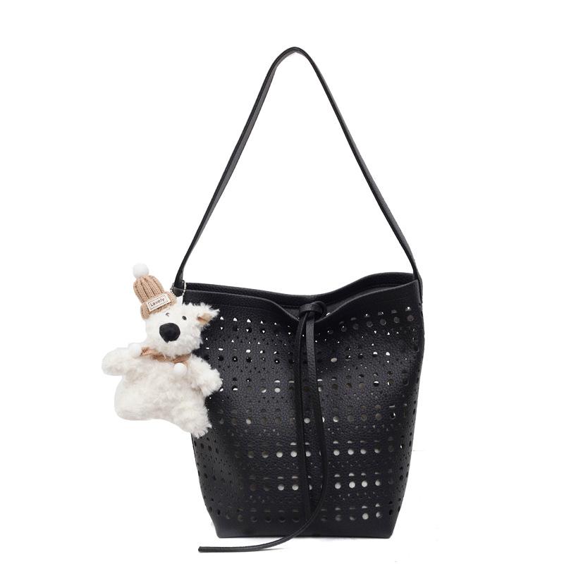 

Han Fashion Hollow Portable Bucket Bag Women s 2026 Spring New Large Capacity Casual Shoulder Tote Bag without pendant чёрный