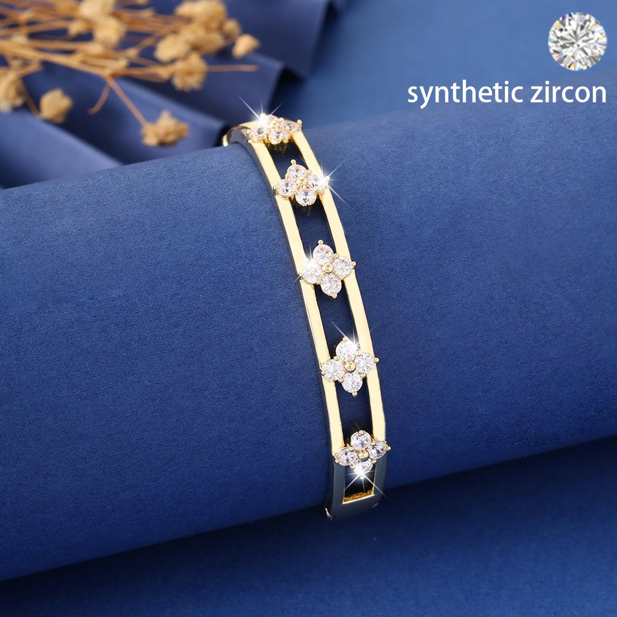 Fashion Four-Leaf Clover Bracelet Light Luxury High-End Copper Inlaid Zircon Ring Bracelet Versatile Niche Ladies