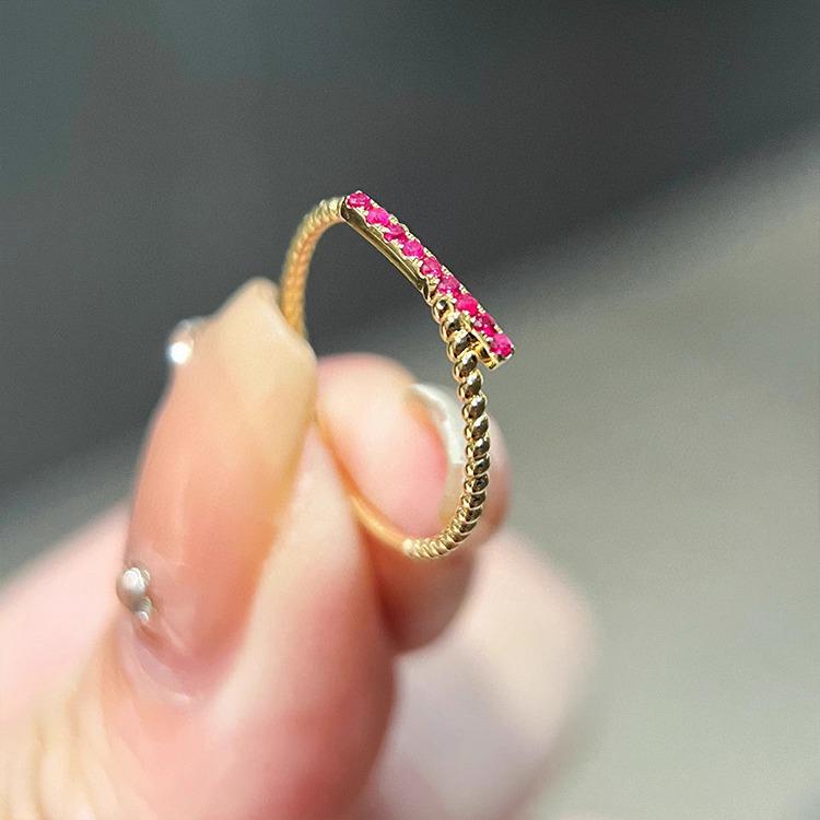 

Red Elk Asymmetrical Braided s925 Sterling Silver Ring for Women - Unique, Stylish, Versatile, and Exquisite Design. US 8