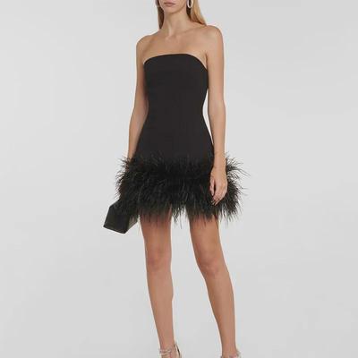 Sommer Sexy Trägerloses Minikleid mit Federbesatz