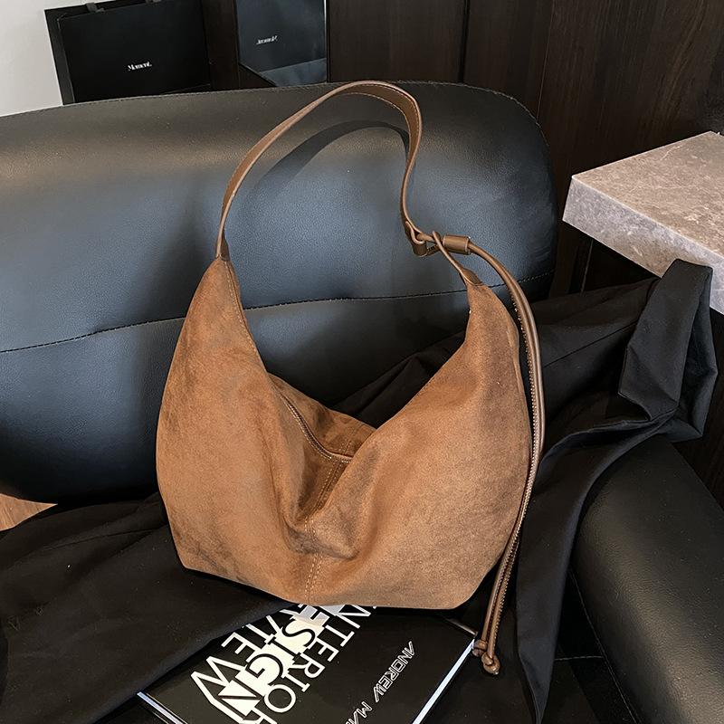 Retro Bag Women's Large Capacity 2025 New Autumn and Winter Versatile Niche Design Single Shoulder Messenger Bag Commuter Dumpling Bag