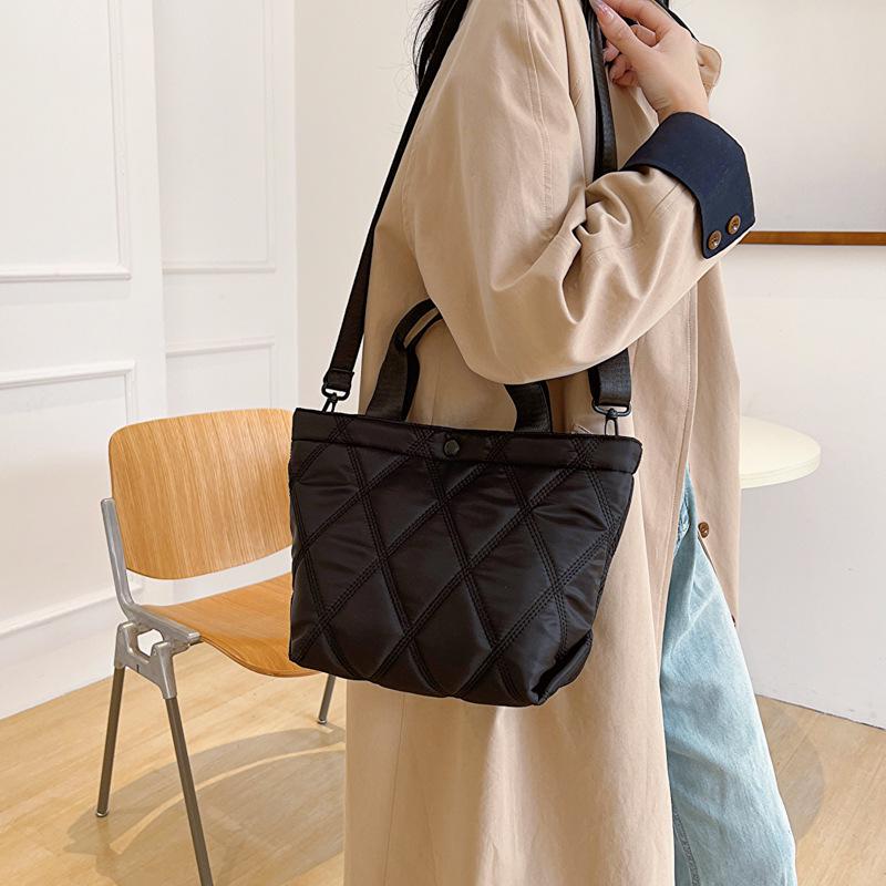 Autumn/Winter 2023 Women's Argyle Down Tote Bag - Large Capacity for Commuting, Shopping & College Students