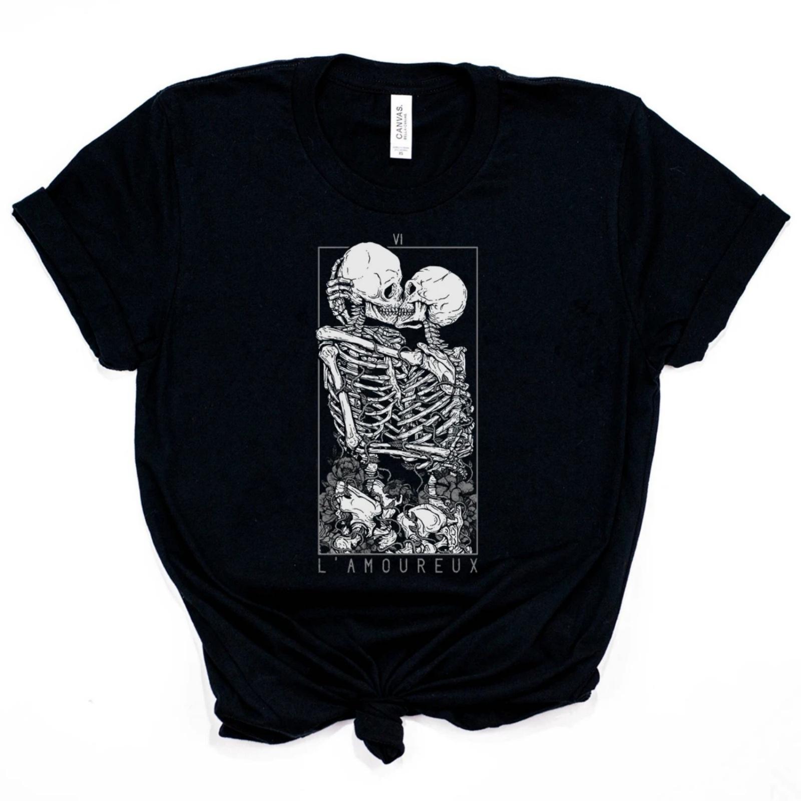 2020 Cool Gothic Shirt The Lover s Skeleton T-Shirt Funny Skull Kisses Punk Tee Unsex Hipster Tops S