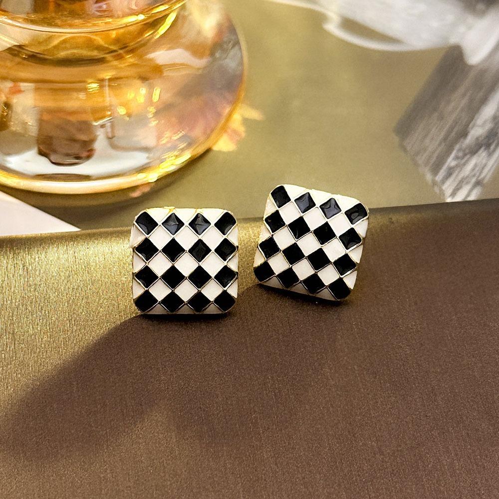 Silver Needle Korean Version Elegant Black and White Plaid Earrings