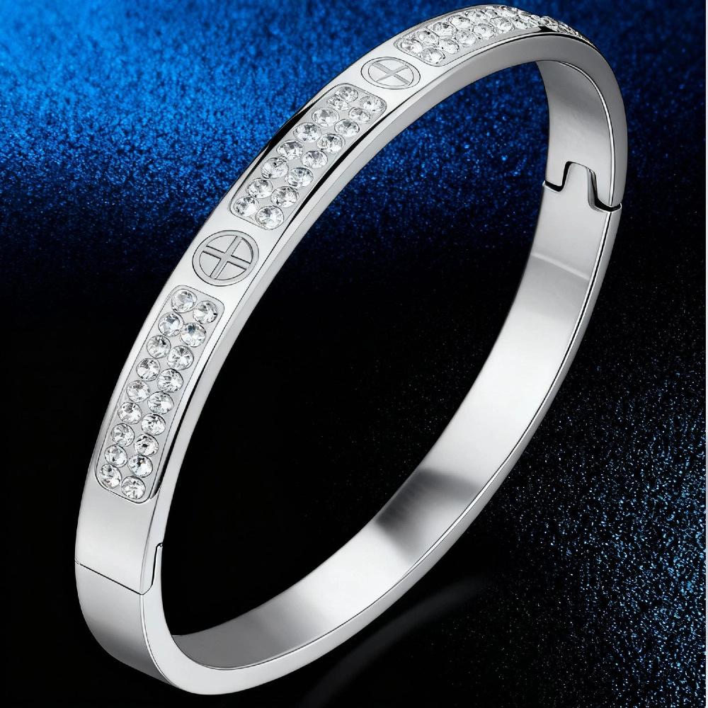 Four-leaf Clover Inlaid Double Row Women's European and American Fashion Bracelet