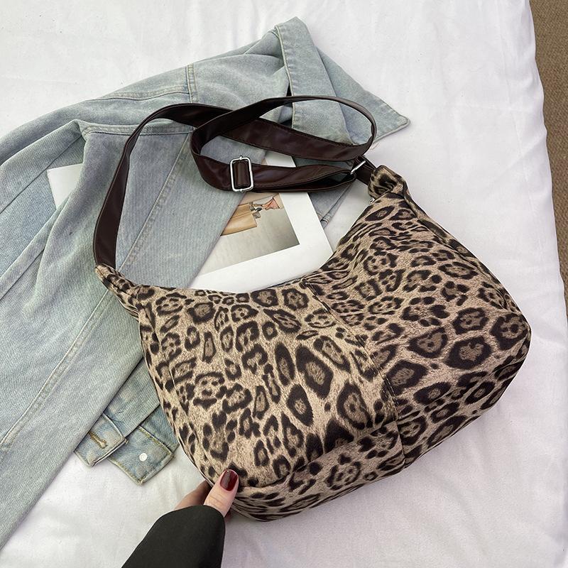 

Ретро мода леопардовый принт цепочка сумка подмышку женская 2025 новая сумка-пельмень на плечо большая вместимость сумка-тоут 31*10*26 хаки