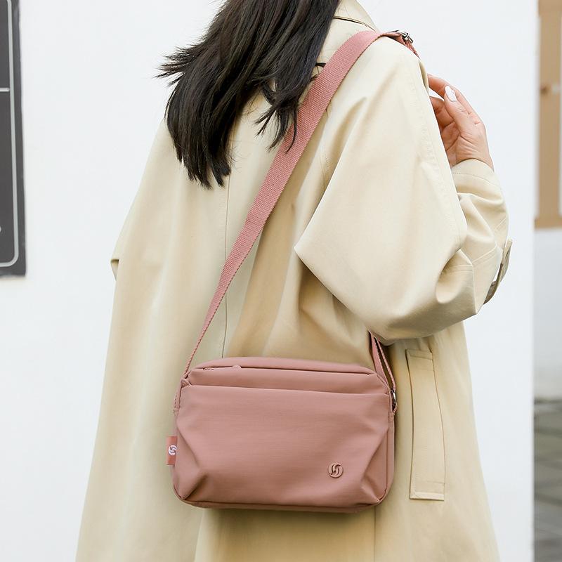 Large capacity simple and versatile shoulder bag commuter fashion high sense bag messenger bag women
