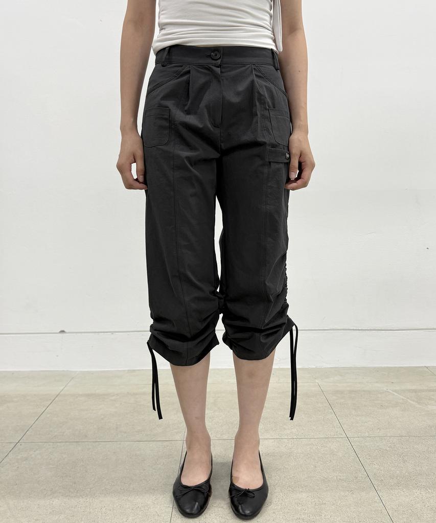 Peulleeoeob Structured Capri Pants (Fl-271_Black)