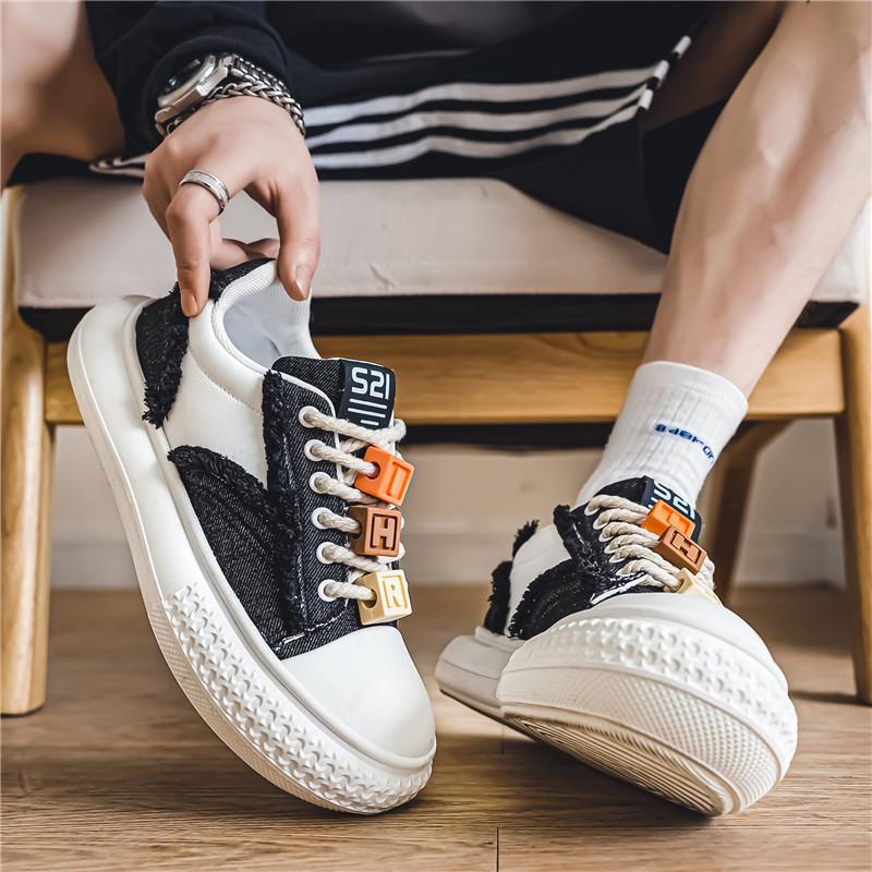 

2024 Новые маленькие белые туфли на толстой подошве, летние дышащие, увеличивающие рост, для маленьких и больших головок, повседневные спортивные туфли для сноуборда 39 чёрный