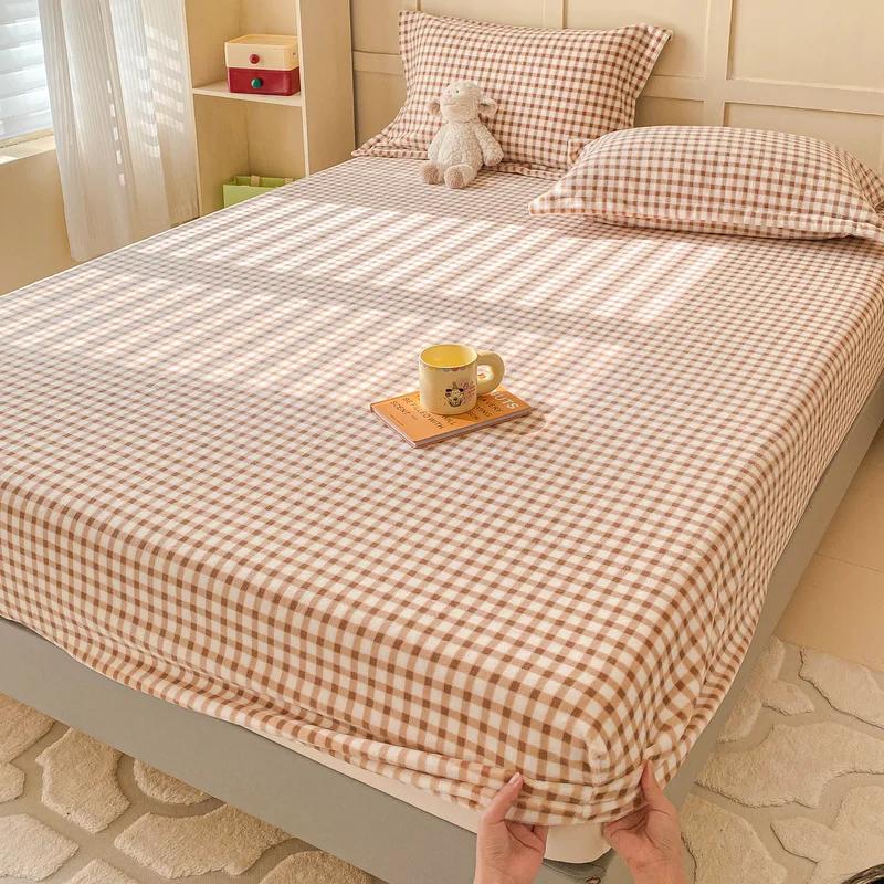 

Elegant Plaid Flannel Bed Fitted Sheet - Luxurious Soft and Warm, Hypoallergenic, Ensures a Comfortable Serene Sleep Experience 38.9 x 74.8 x11 inch