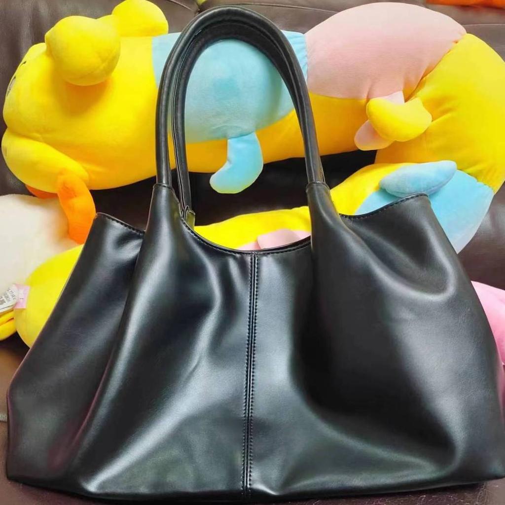 Einfache weiße PU-Leder Schultertasche für Damen weiche Achseltasche große Kapazität Einkaufstasche