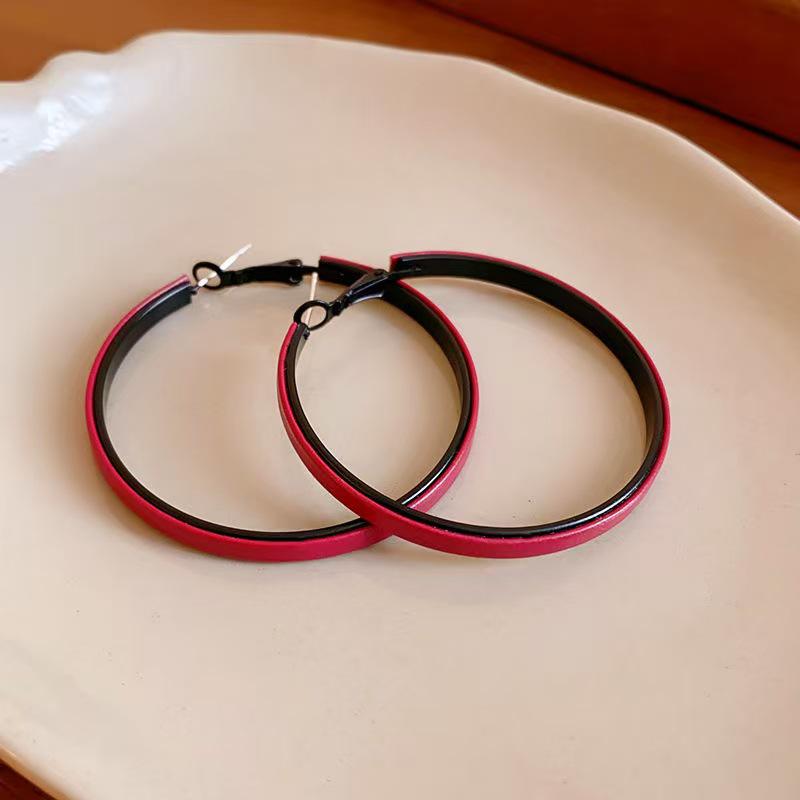 Exquisite Autumn/Winter Leopard Print Large Hoop Earrings, Retro Leather Design