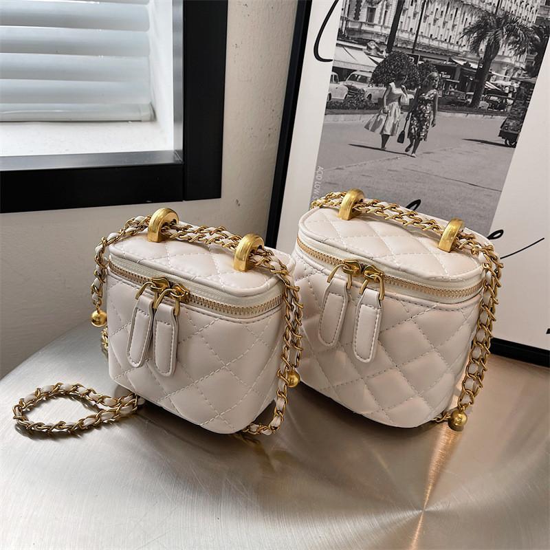 Chic Urban Minimalist Small Bag 2021 Fashion Winter Shoulder Bag Vintage Chain Bag