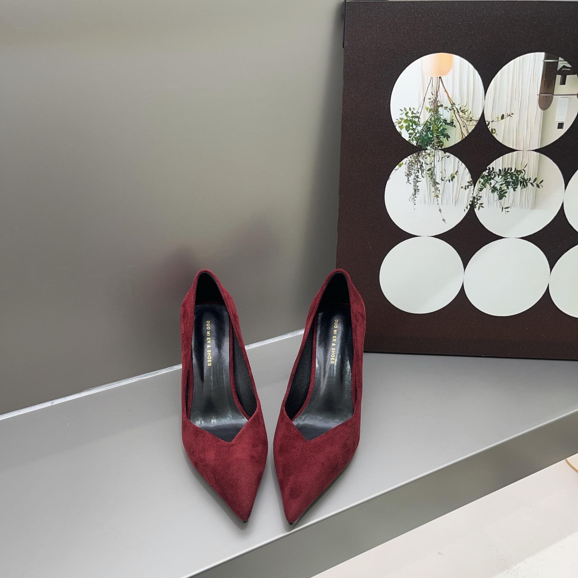 

Весна 2025 новые бархатные остроносые универсальные туфли на высоком каблуке 39 бордовый