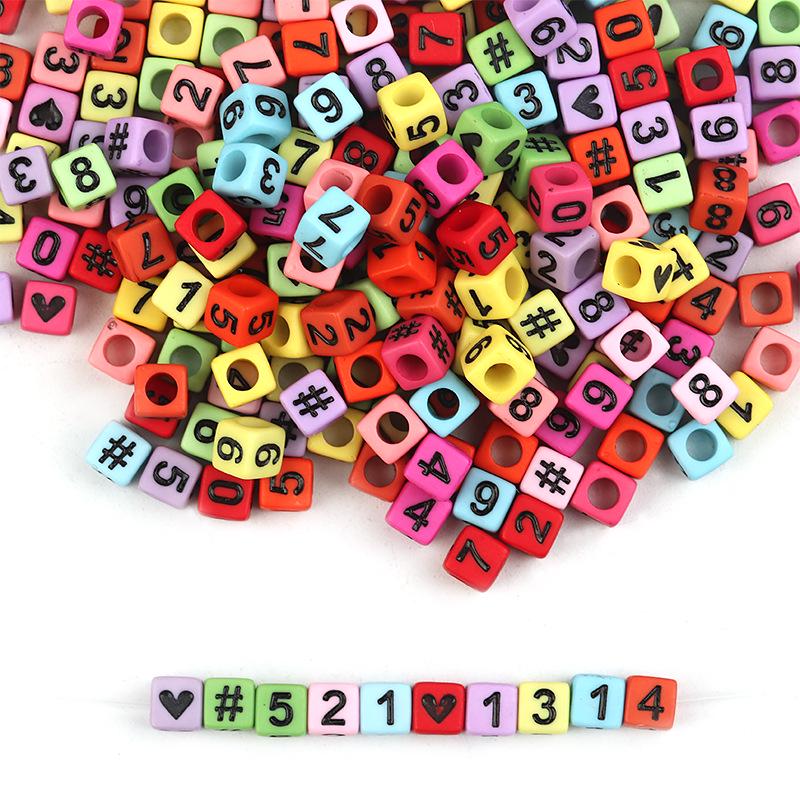 100-Stück-Packung: Gemischte Farbe Zahl Acrylperlen, Quadratisch & Flachrund für DIY Armbänder
