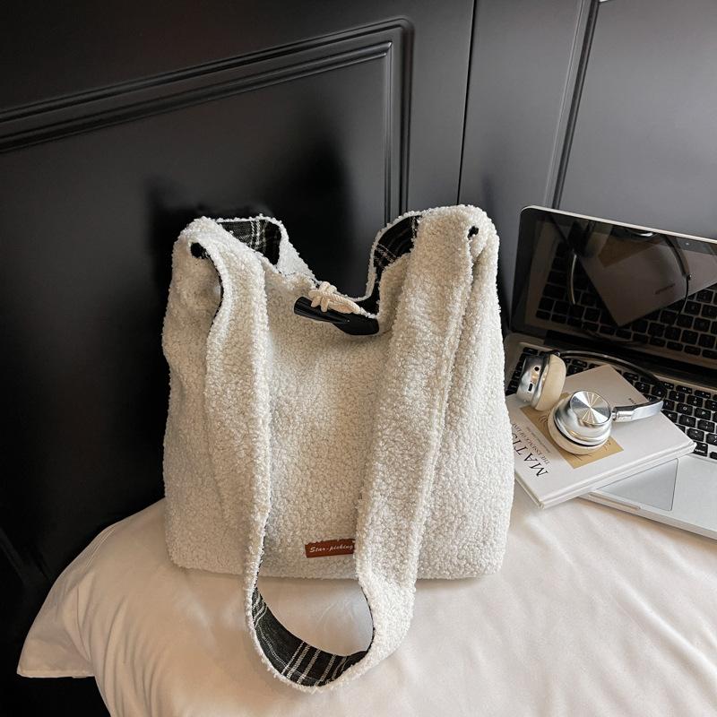 Lamb Plush Bag Women's 2025 Autumn and Winter New Fashion Casual Commuter Shoulder Bag Large Capacity Tote Bag