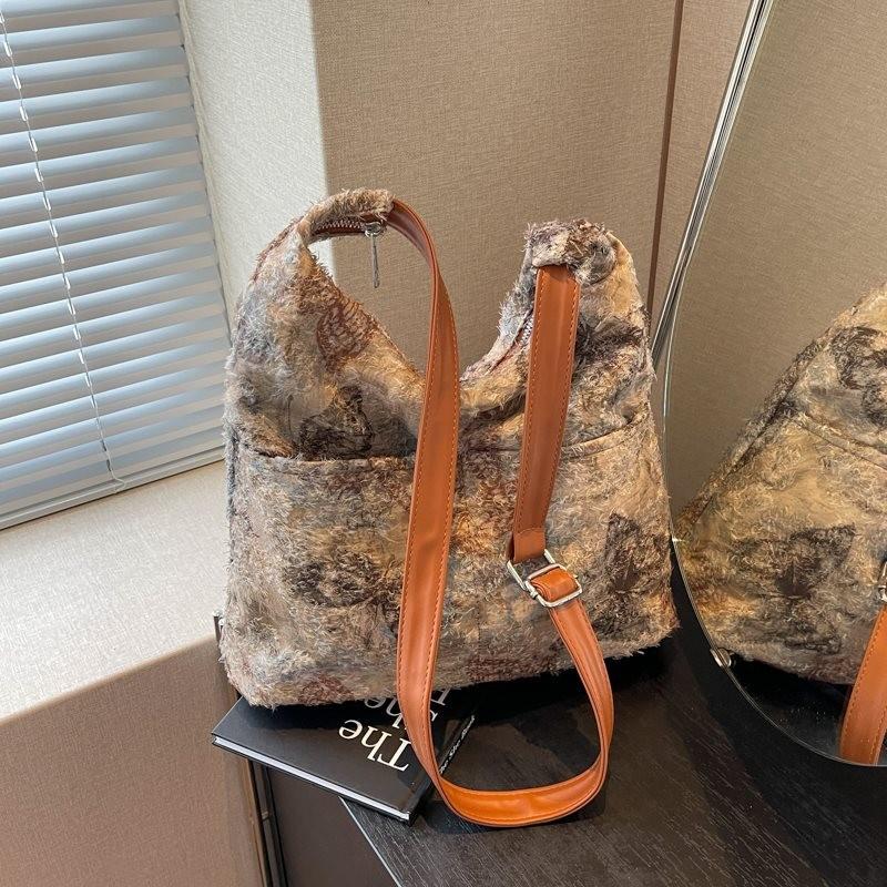 Stylish New Chinese Embroidered Tote Bag For Women With Large Capacity And Soft Design