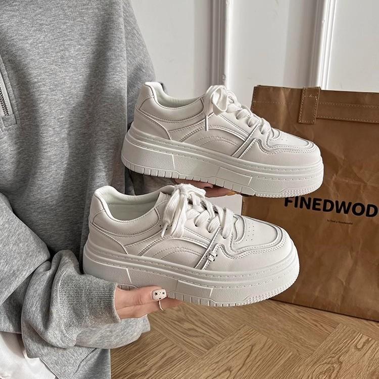 Muffin-Plateau weiße Schuhe Damen Frühjahr 2025 neu kleine Höhenzunahme runde Zehenpartie Schnürer lässige Sport-Board-Schuhe