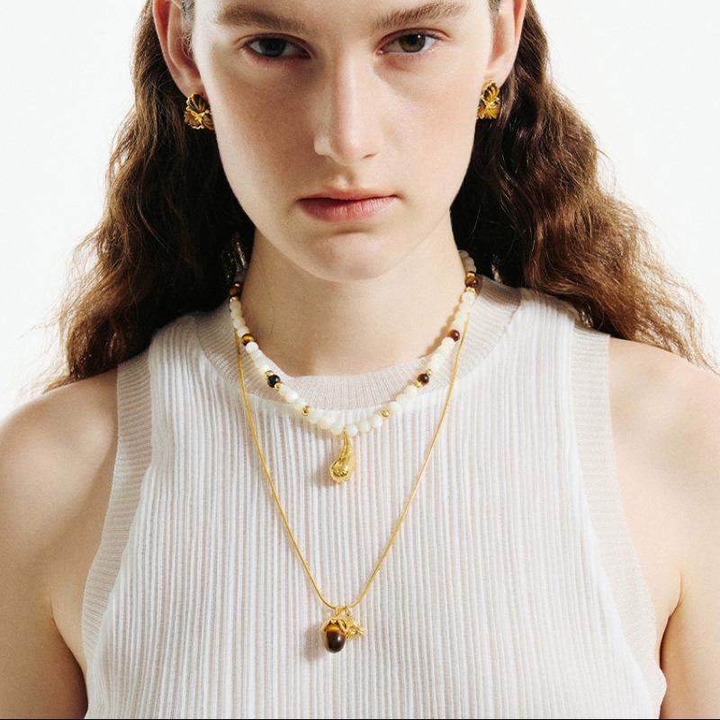 Premium Light Luxury Brass Plated 18K Real Gold Inlaid Amber Stone Pendant Long Chain Niche Fashion Personalized Necklace