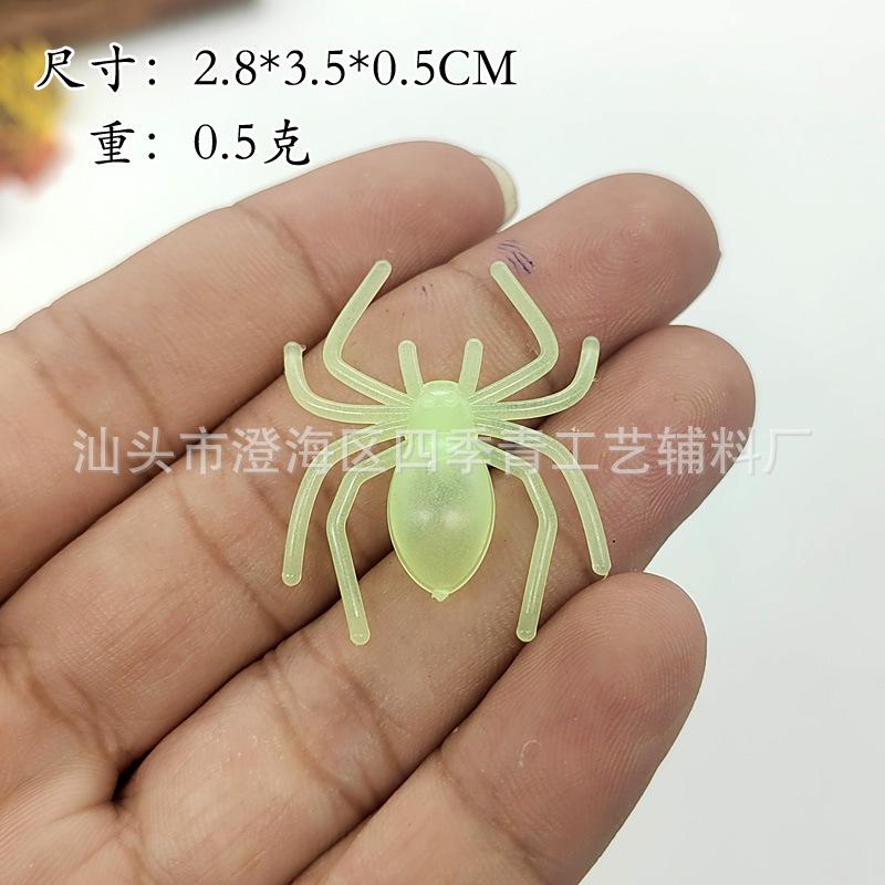 Fake Spiders Can Be Mixed with Halloween Layout Props Mini Little Spiders Trick Simulation Spoof
