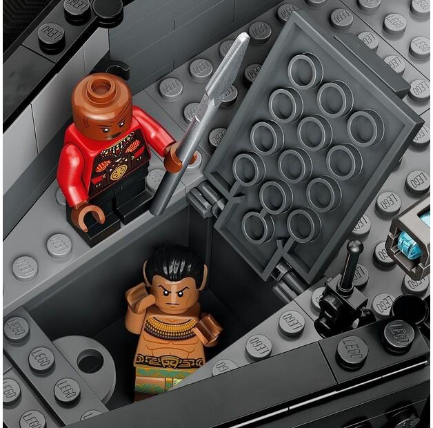 LEGO Marvel 76214 Black Panther: War with Water