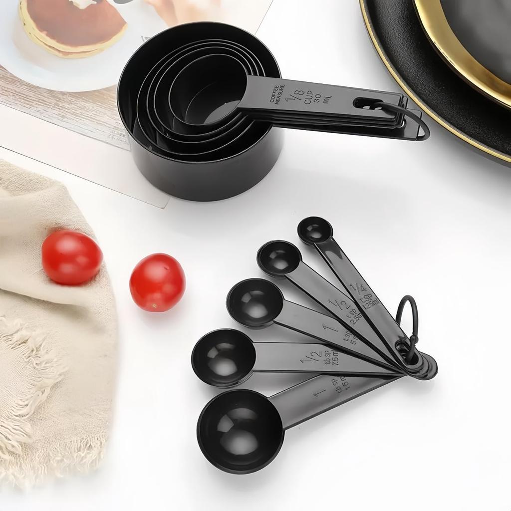 Set de Cupe și Linguri de Plastic pentru Control Precis al Dozajului la Copt, în Bucătărie și la Gătit, Constând din 5 Cupe de Măsurat și 5 Linguri de Gătit