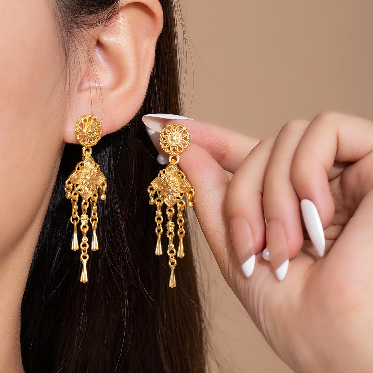 Women s Retro, Exquisite, Versatile, Light Luxury, Hollow Tassel Fashion Earrings