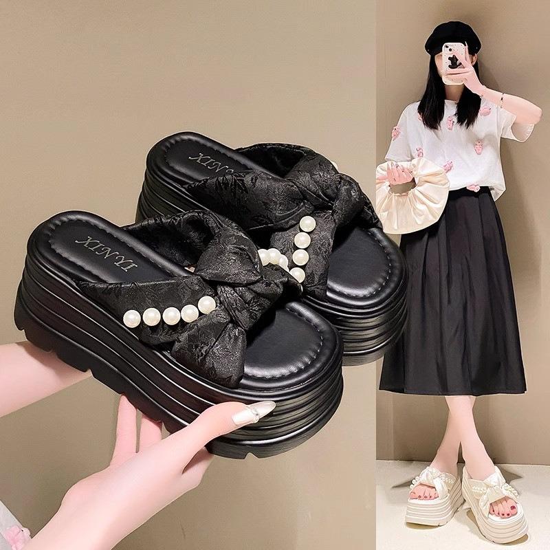 Thick-soled pearl slippers for women's summer new small height-increasing leopard print beach cool slippers