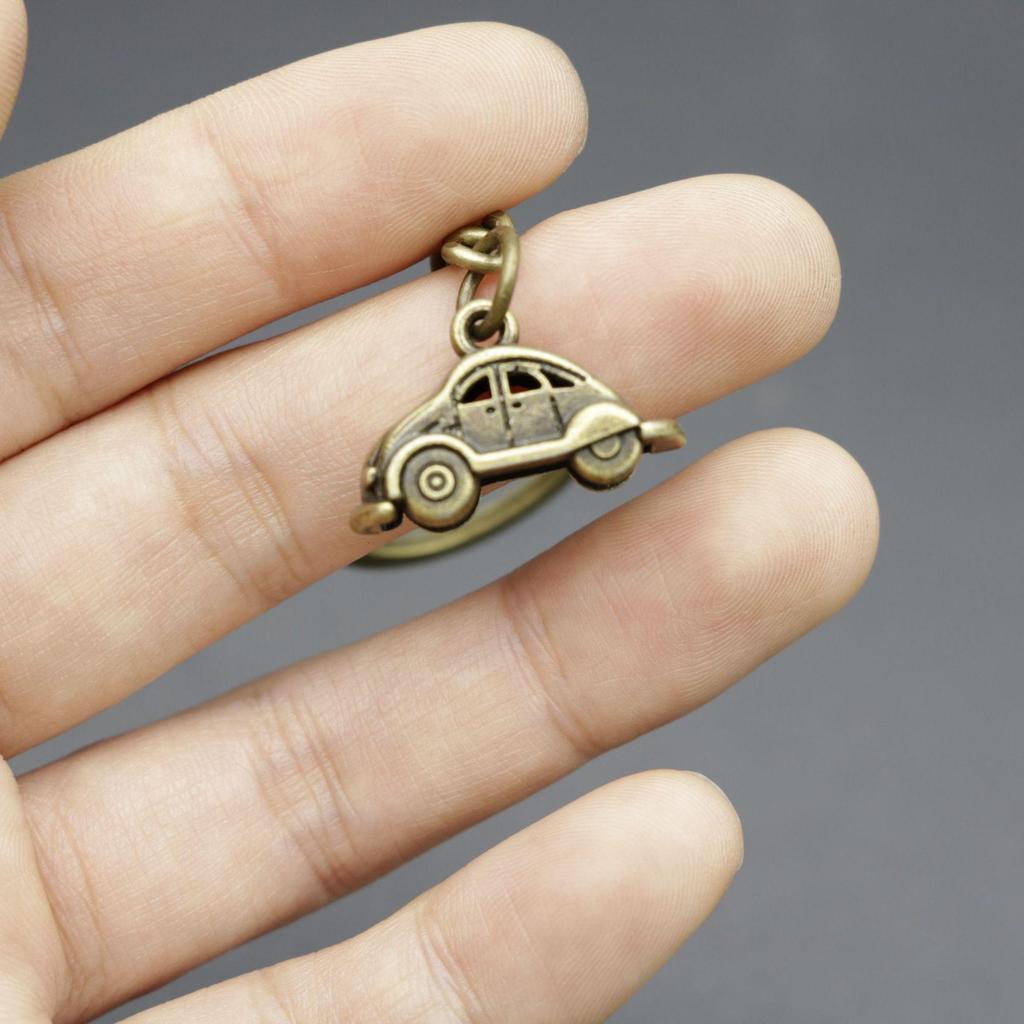 Xi Yin Vintage 3D Car Keychain Pendant