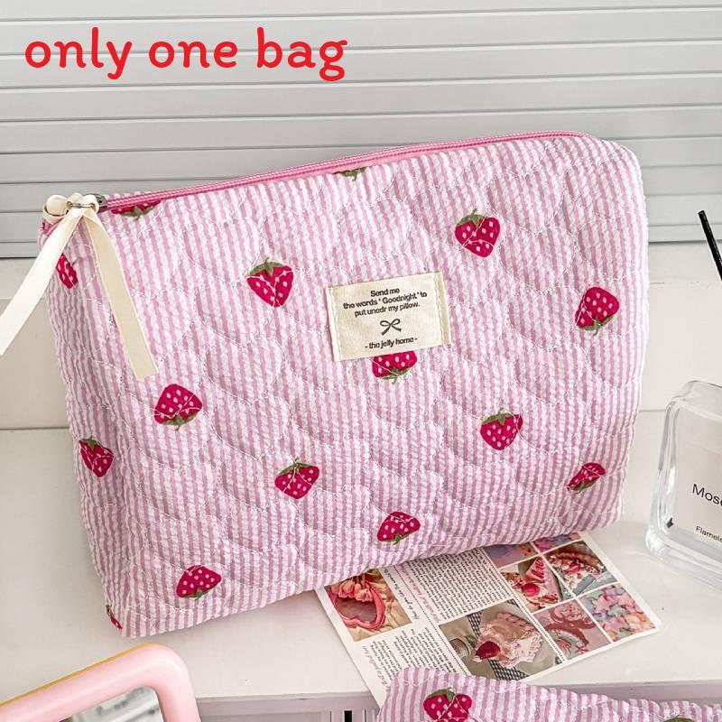 Cosmetic Bag With Strawberry Stripes And Quilted Polyester For Daily Use