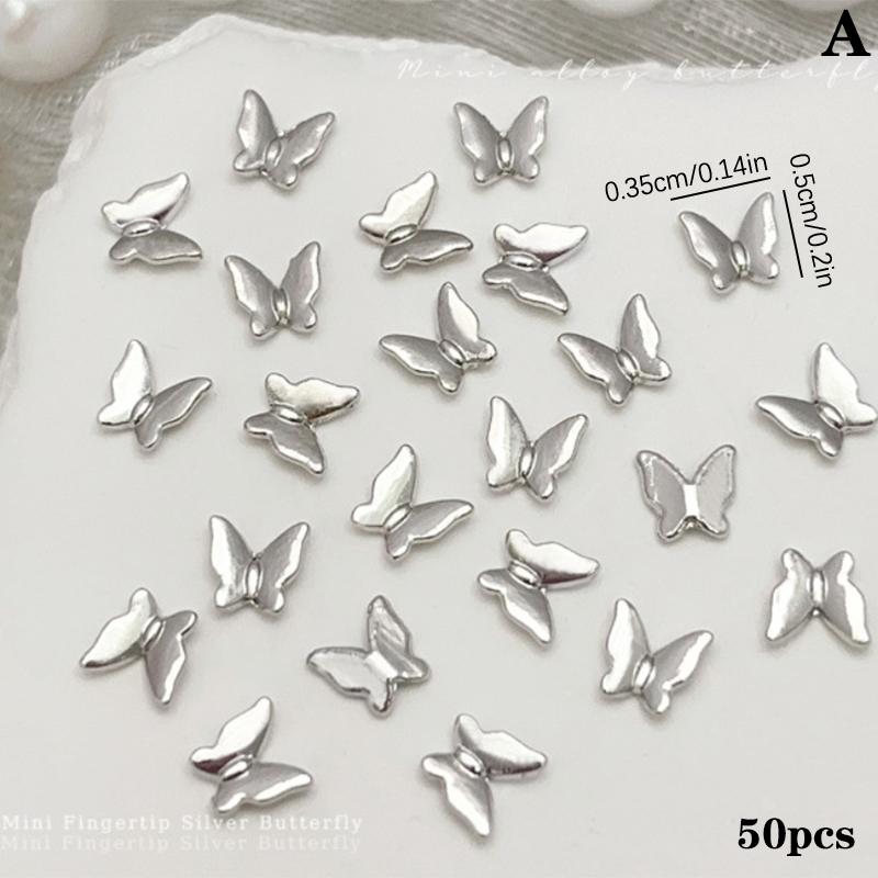 50 Pièces Mini Accessoires pour Ongles Papillon Alliage d'Argent Diamant Métal Charms Papillon Diamant 3D pour le Bout des Doigts Décorations