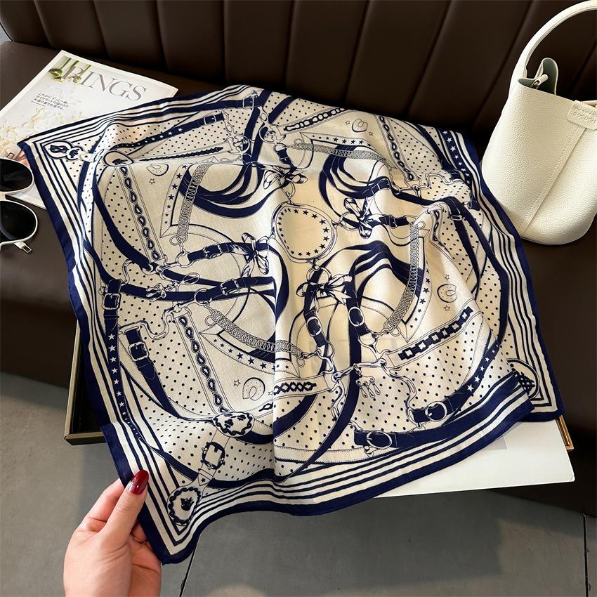 Spring/Summer Chain Graphics Print Neck Scarf Outdoor Decoration Wraps for Women Breathable 70*70cm Imitation Silk Square Scarf