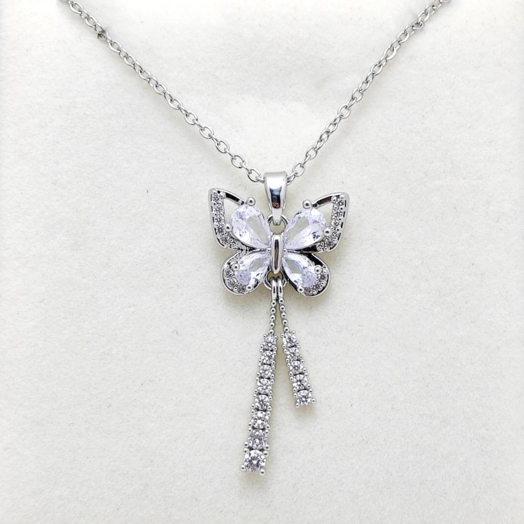 Colier rafinat cu ciucuri fluture cu micro incrustație de zircon cu oțel titan, cadou perfect pentru femeile cu tendințe de modă