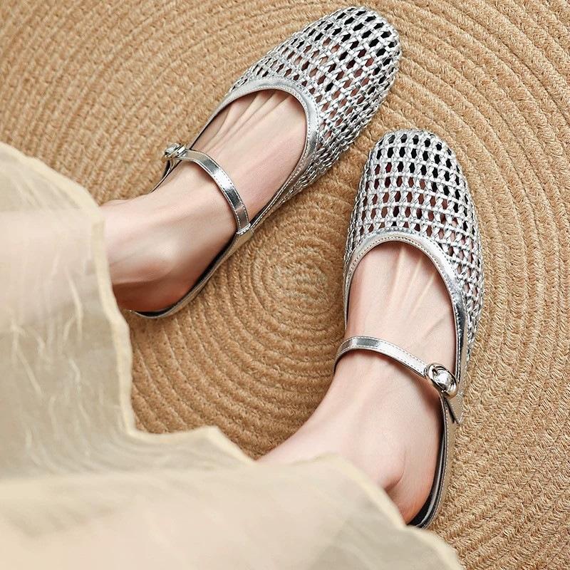 Summer new hollow breathable flat bottom soft bottom slippers women's outer wear bag head half slippers