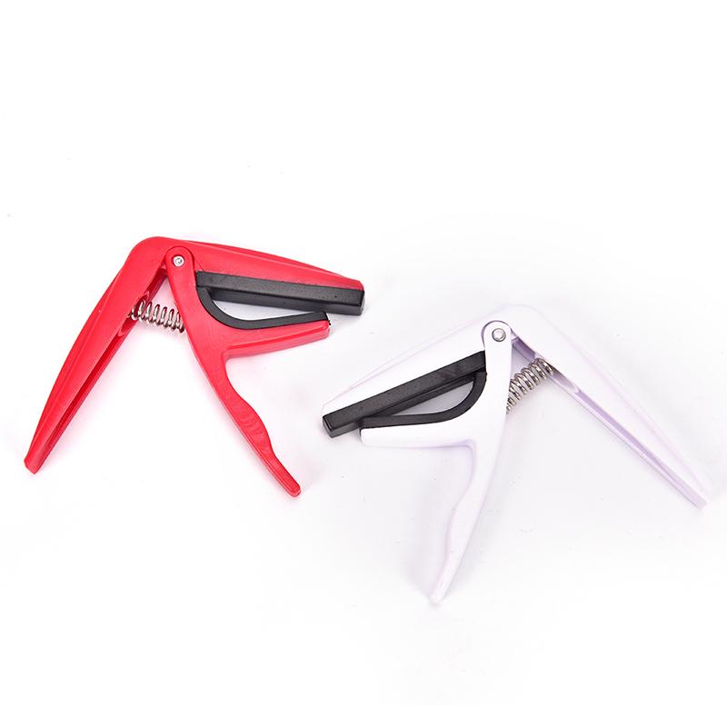 Praktischer Capodaster-Gitarrenclip für die Ukulele in mehreren Farben