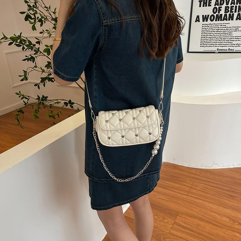 Pearl Chain Texture Crossbody Bag for Women Love Texture One Shoulder Armpit Bags Versatile Shopping Switch Bags Trend