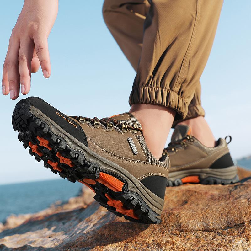 Outdoor hiking shoes low-top casual wear-resistant sports shoes hiking off-road shoes large size men's shoes
