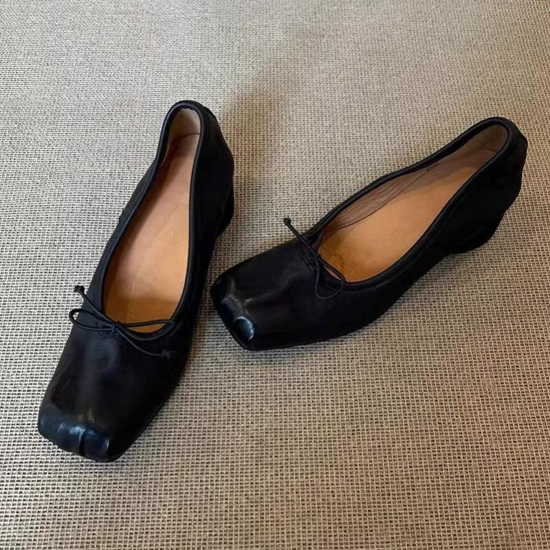 Retro plisované baleríny na nízkém silném podpatku