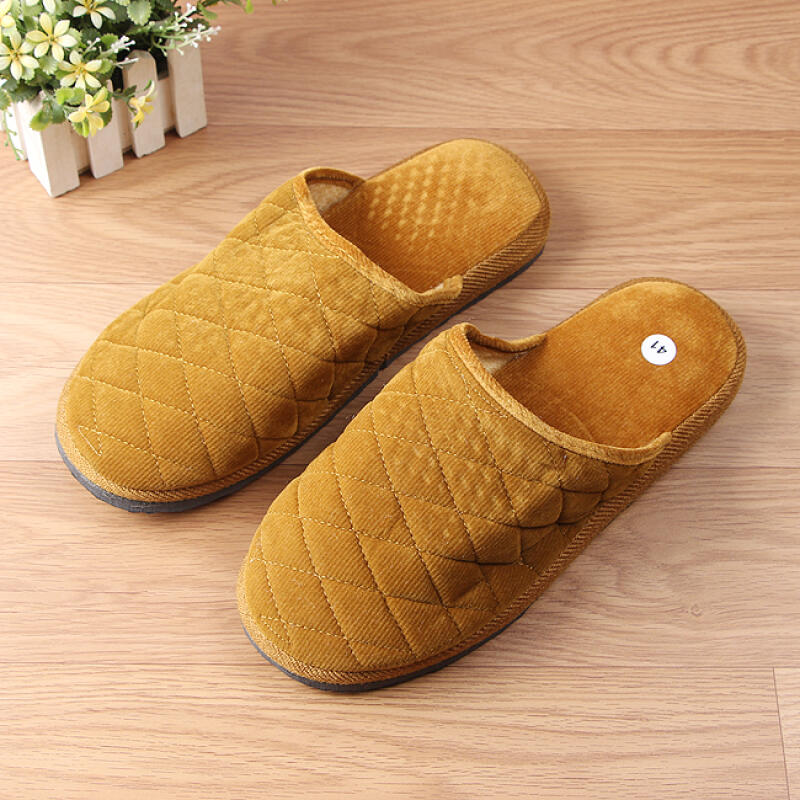 Trendy quilted winter slippers for women 2130₽