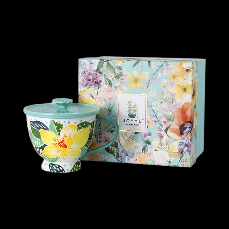 JOYYE Gardenia Hand-Painted Ceramic Mug with Lid