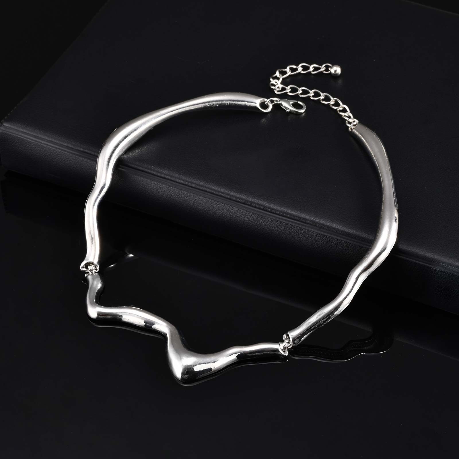 

Exaggerated Punk Twisted Wave Irregular Necklace Silver Color Vintage Geometric Choker for Men Women Stainless Steel Jewelry