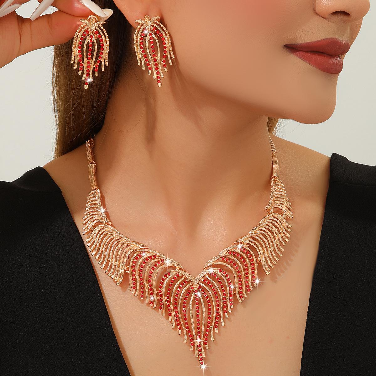 European and American Gold Tassel Red Diamond Necklace Earrings Set Fashion Exaggerated Bridal Dress Accessories 2026 45CM красный