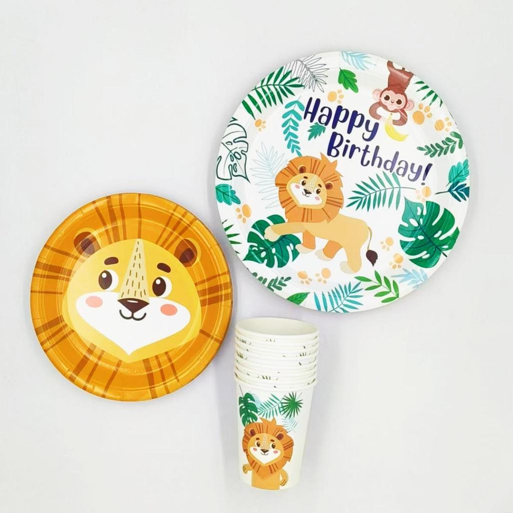 Animal-Themed Birthday Party Paper Tableware Set: Includes Disposable Plates, Cups, and Napkins for Kids.