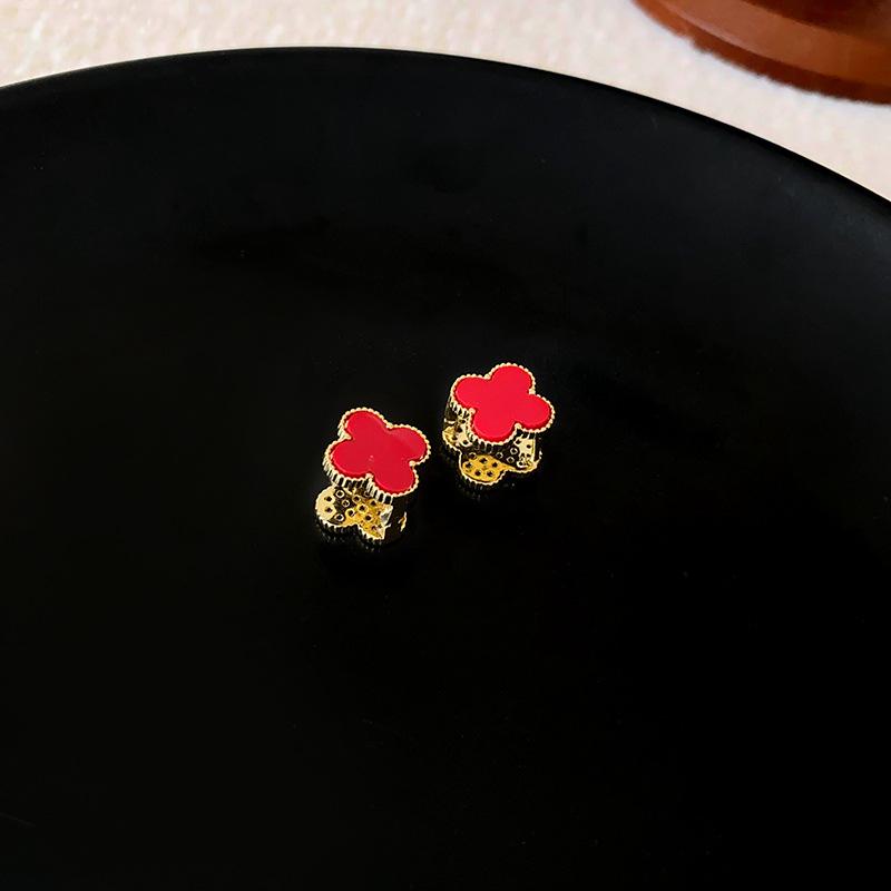 Titanium Silver Four-Leaf Clover Stud Earrings - 2023 New Sweet Versatile High-End Temperament for Women