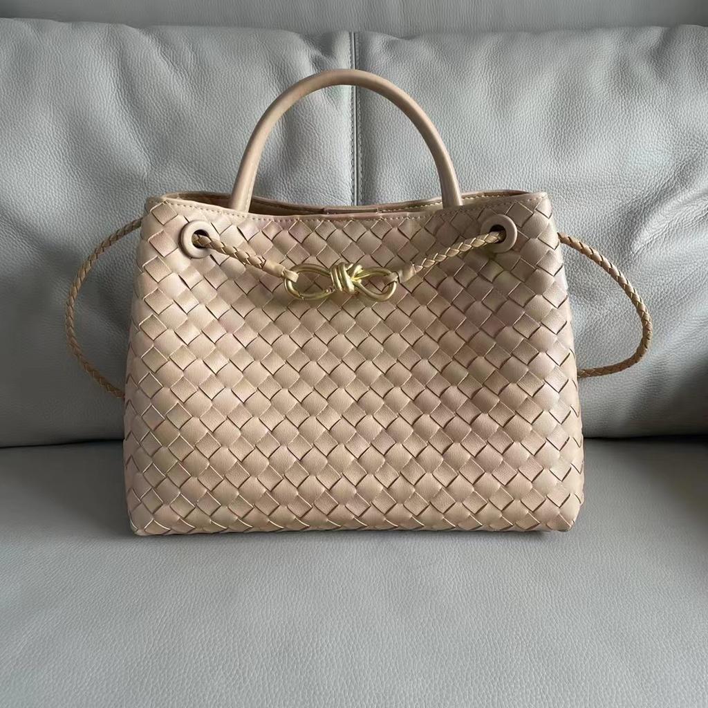 Borsa a tote intrecciata in pelle con fibbia in corda metallica, design di nicchia, portatile a spalla, borsa a cesto per verdura di grande capacità