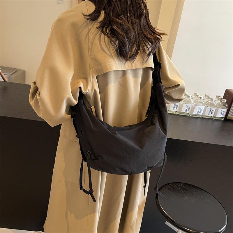 IELGY Casual All-Match Fashion Ladies Messenger Bag Nylon Cloth One-Shoulder Dumpling Bag
