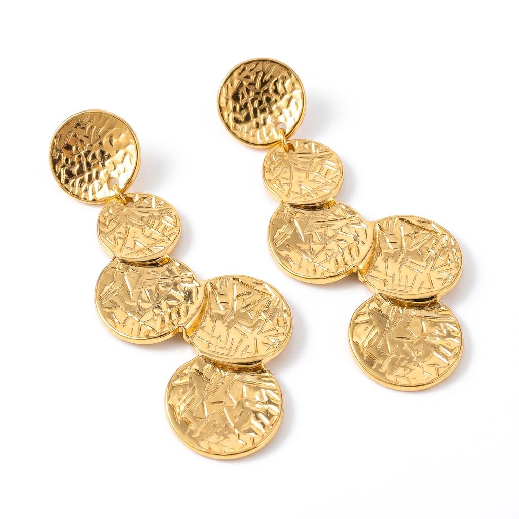 Mehrschichtige Hämmered-Scheibenohrringe aus Edelstahl, 18 Karat vergoldet - Nischen-Retro-Stil